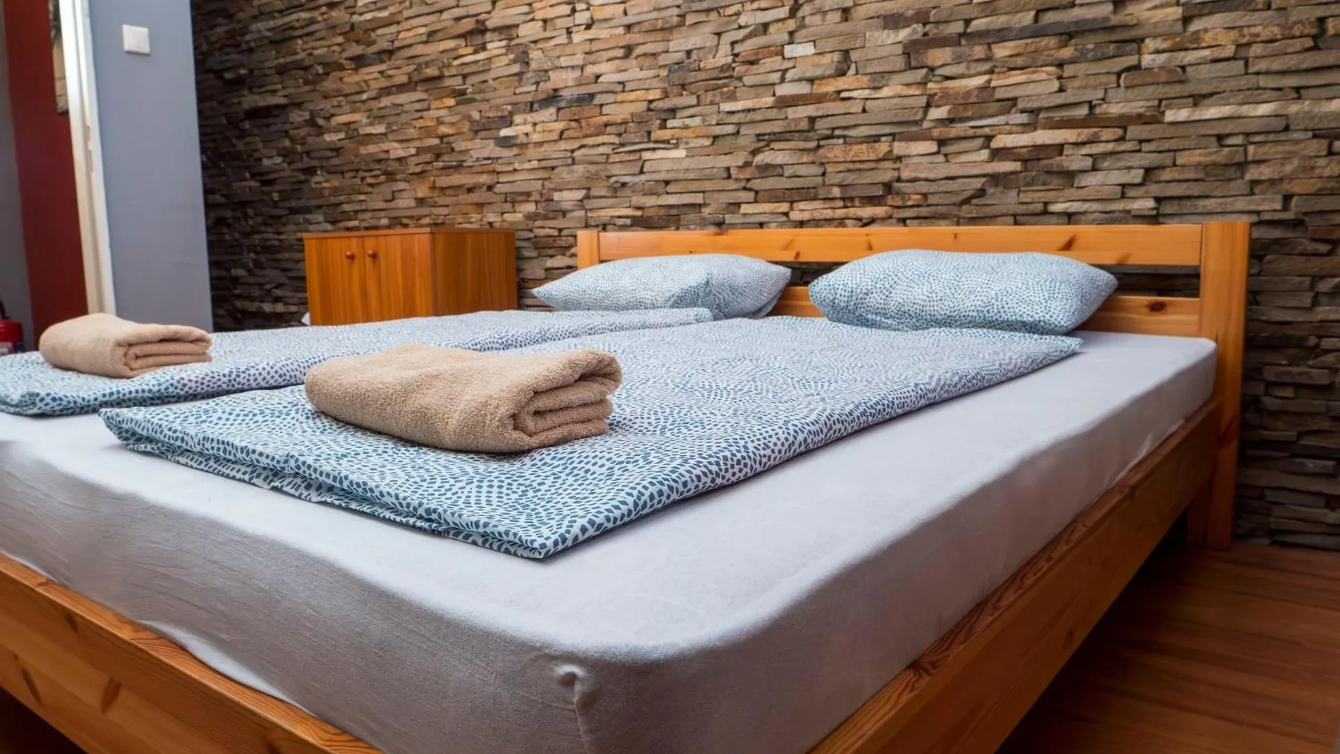 Deep Guest House Будапешт Хостел