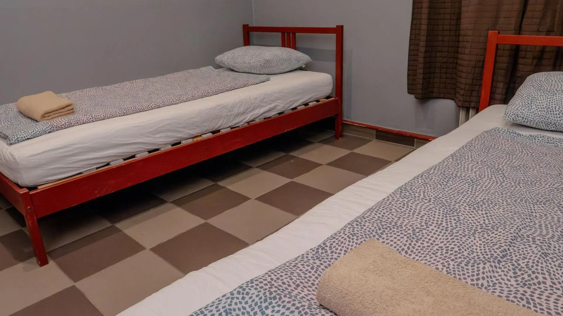 Deep Guest House Будапешт Хостел